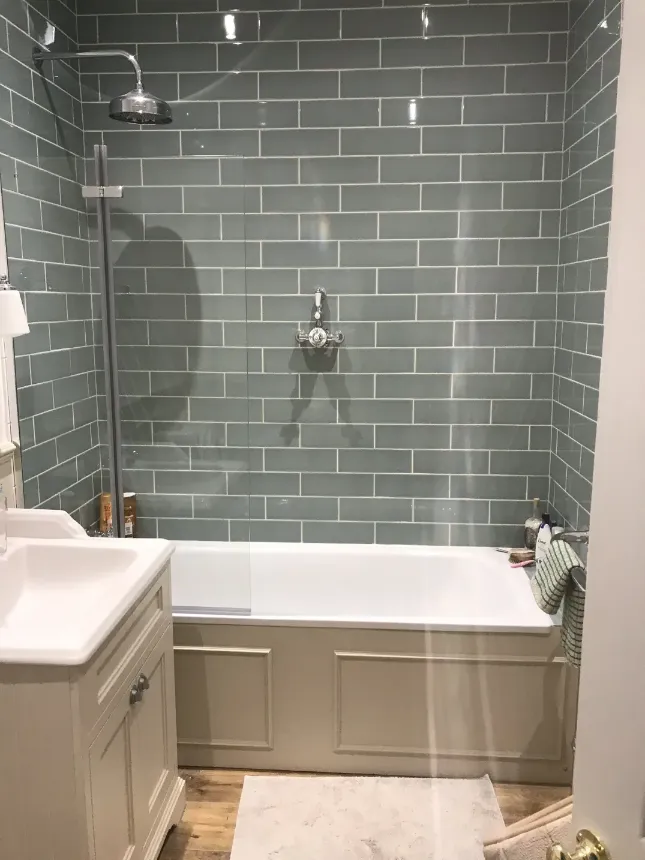 bathroom image