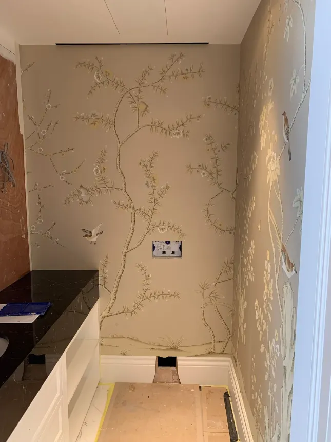 wallpaper with plants and birds light gray
